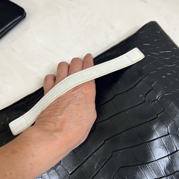 Rare Find RIAN Genuine Black Leather Croc Embossed with Tassel & Slip Handle - Picture 3 of 6